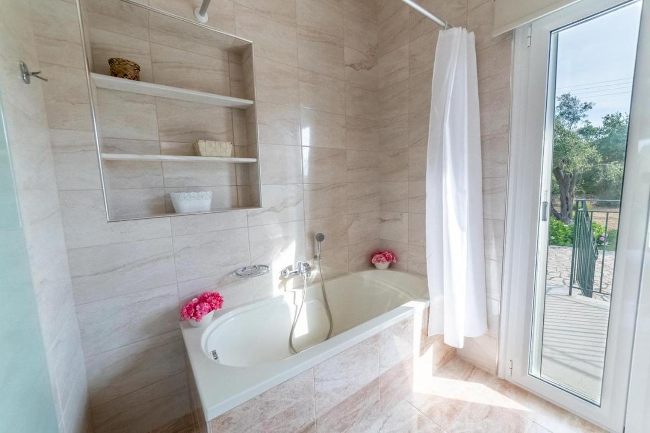 Villa Adonis Halikounas Екстериор снимка