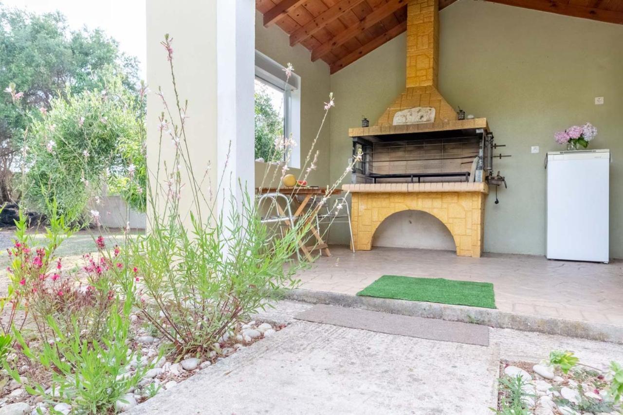 Villa Adonis Halikounas Екстериор снимка